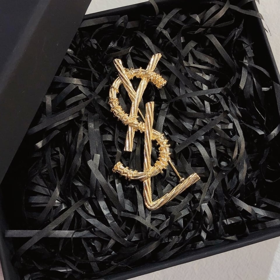 Saint Laurent Ysl Brooch Gold view 2