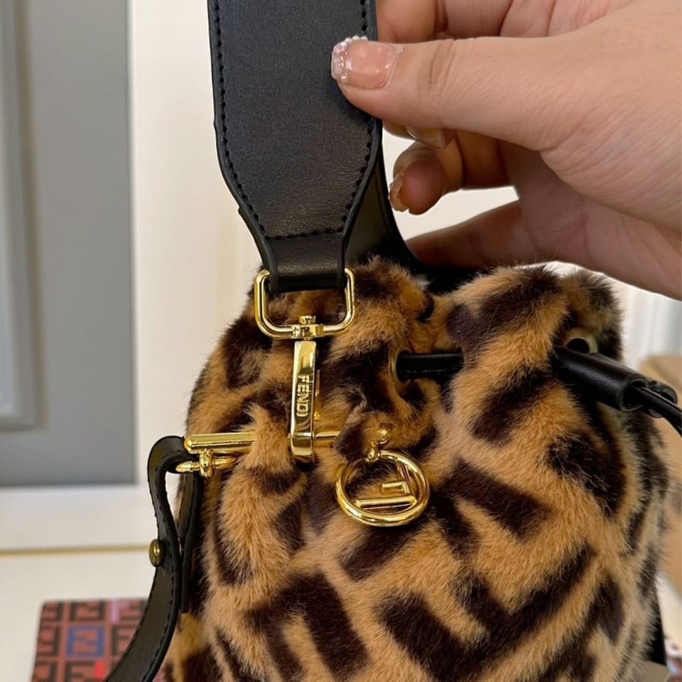 Fendi Mon Tresor Sheepskin Bag Brown 20Cm view 8