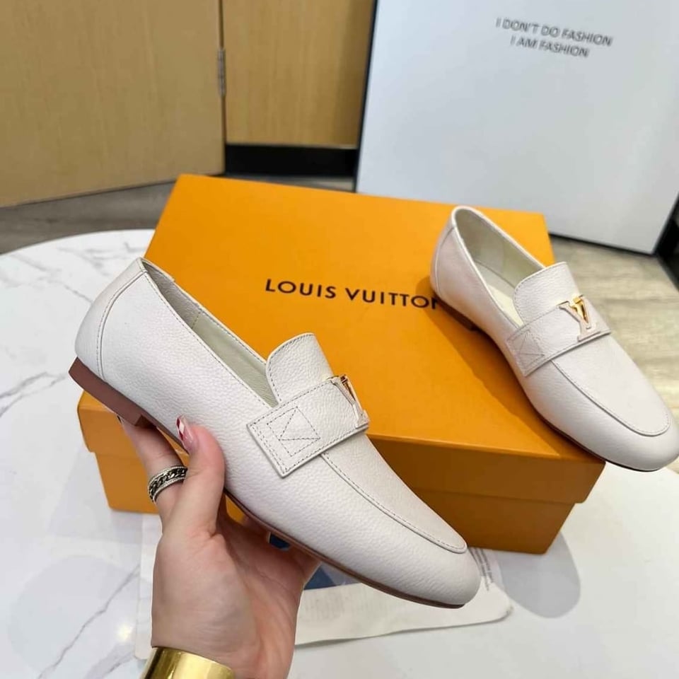 Louis Vuitton Capri Loafer Ivory view 4