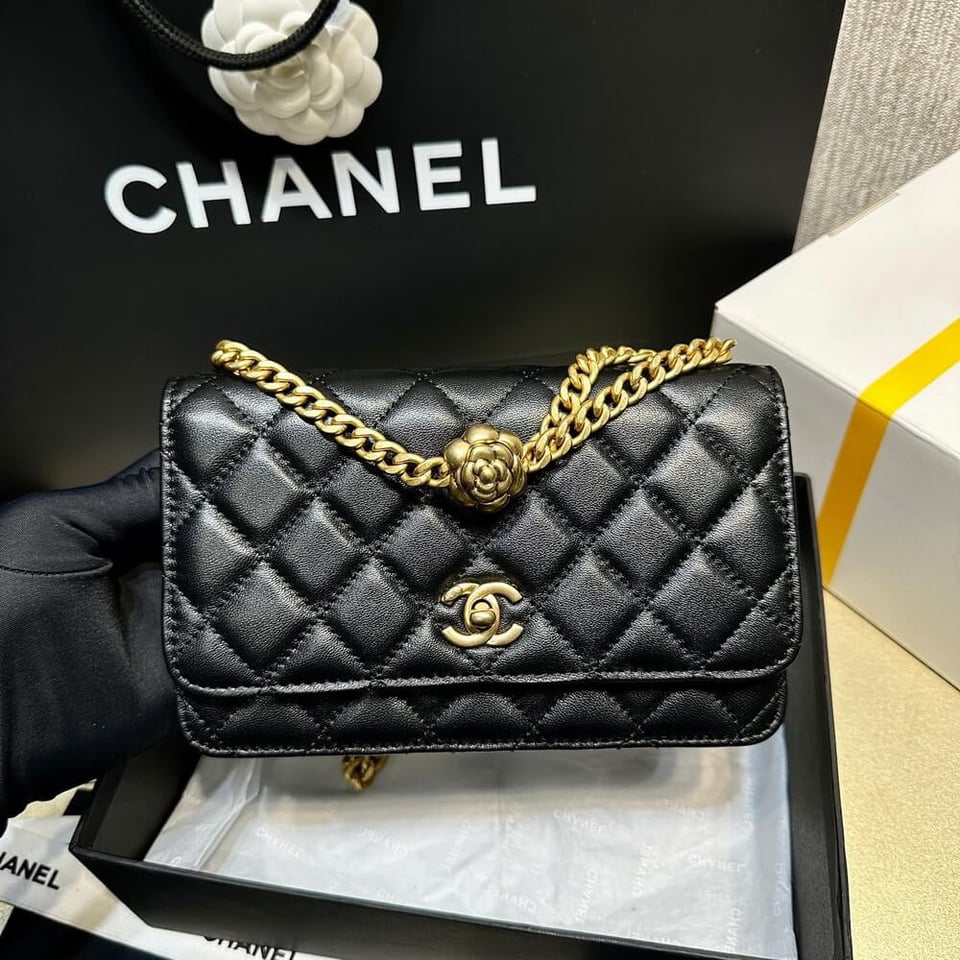 Chanel Camellia Crush Wallet On Chain Lambskin 19.2cm view 8