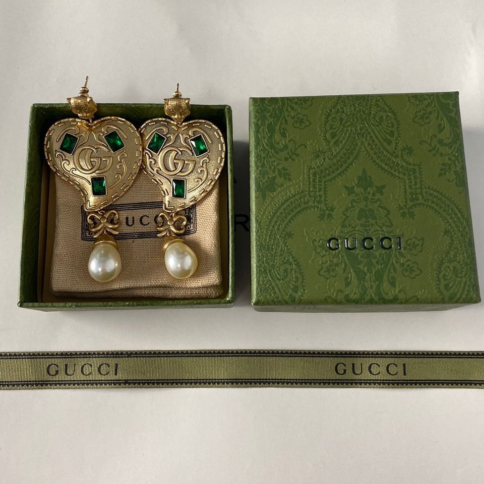 Gucci Gg Heart Earrings With Green Gems view 6