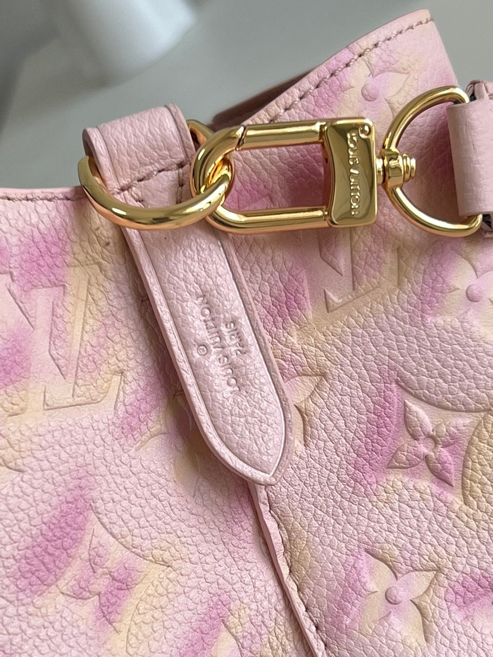 Louis Vuitton N Ono Bb 20Cm Pink view 3