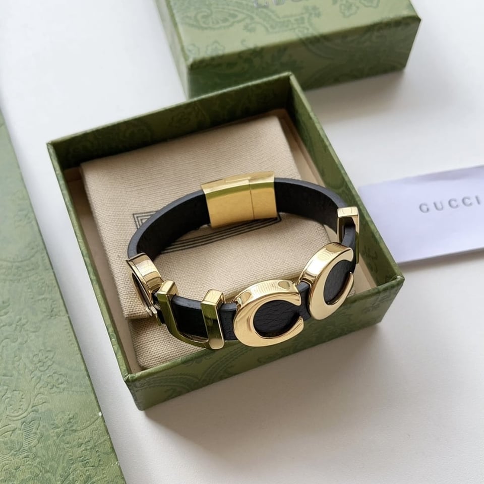 Gucci Leather Bracelet With Gucci Script view 5