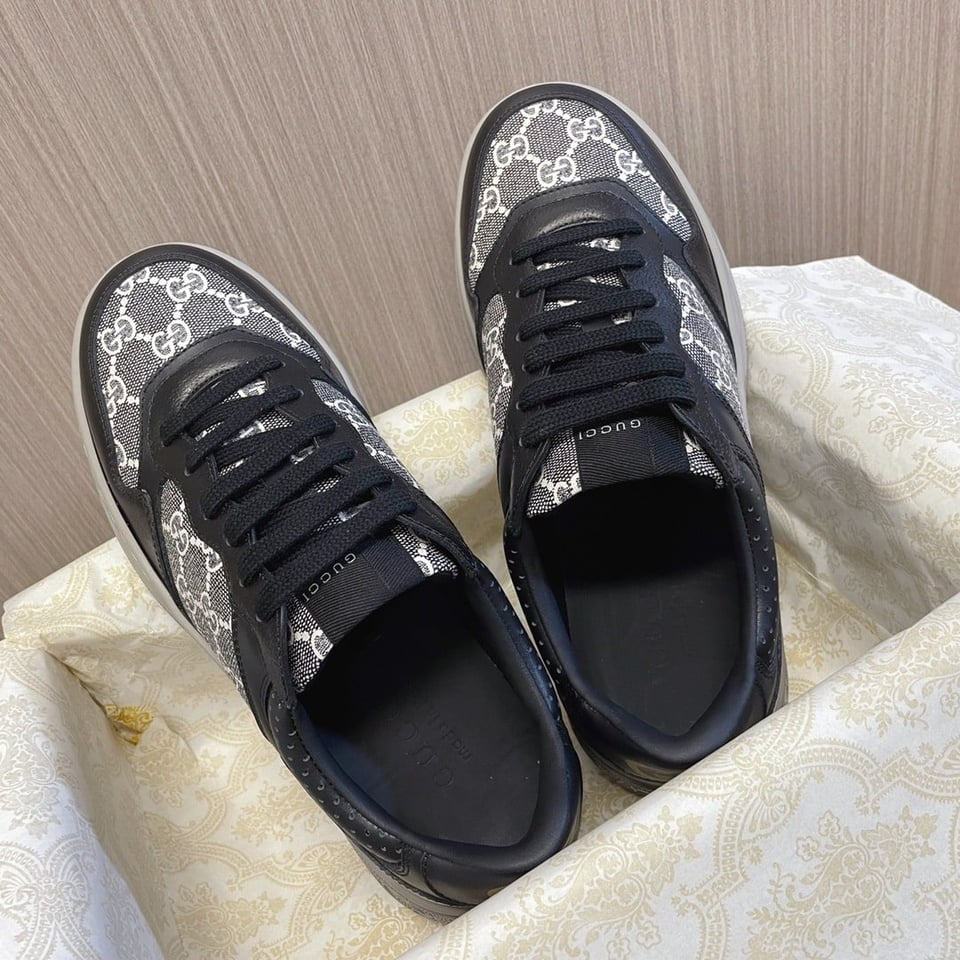 Gucci Men’S Gg Trainer Supreme Canvas Black ?669582 Aacod 1072 view 7