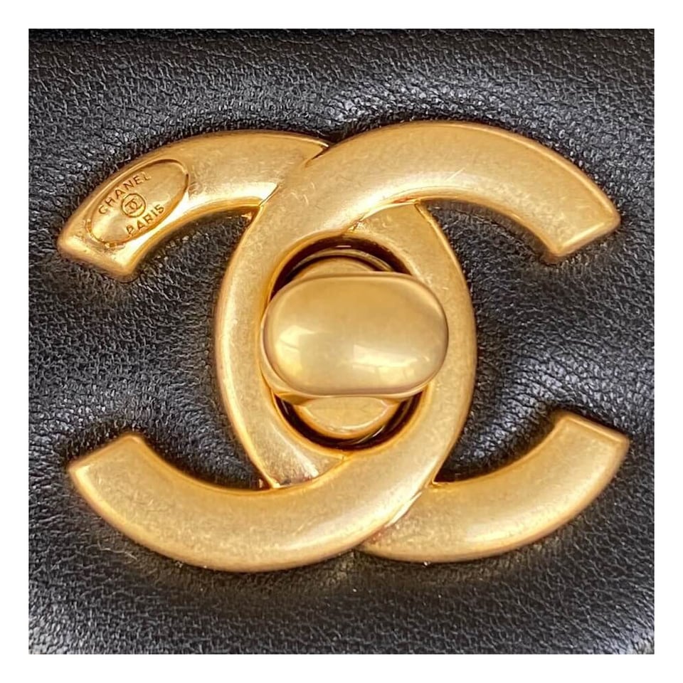 Chanel Mini Flap Bag 20cm Heart Chain view 9