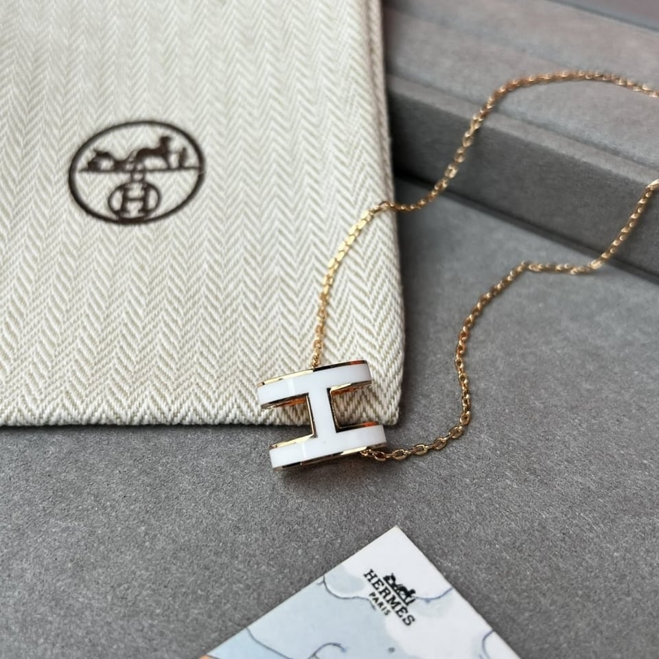 Hermes Mini Pop H Pendant Necklace White And Gold view 3
