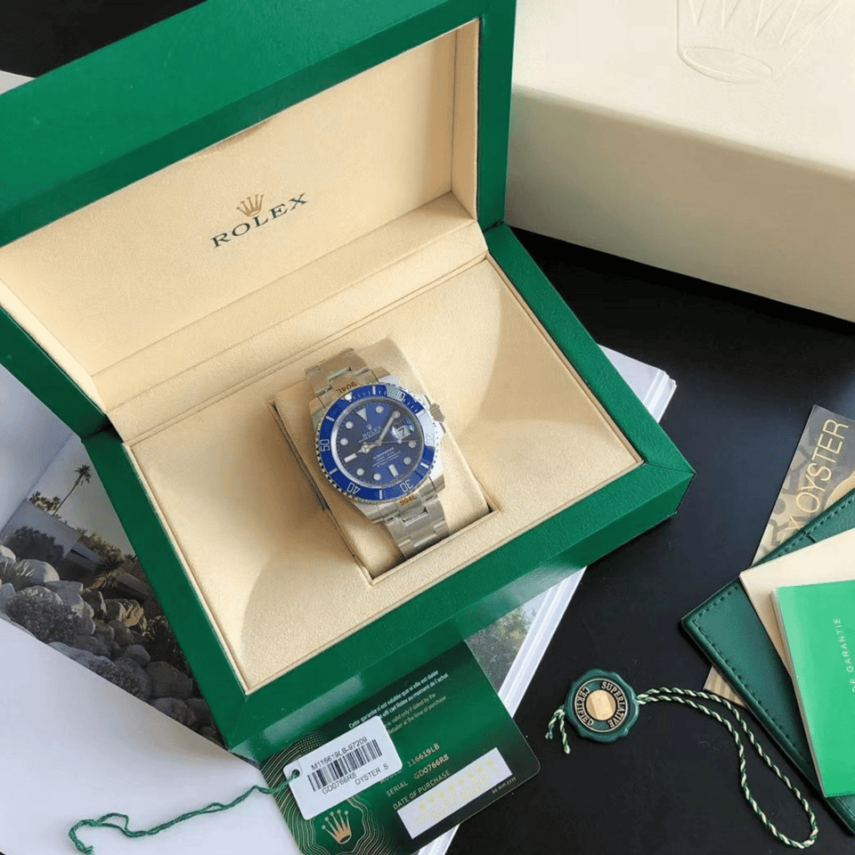 Rolex Submariner White Gold Blue Dial 116619lb view 4