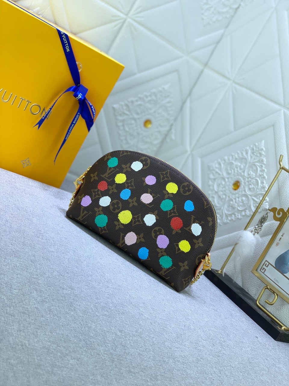 Louis Vuitton X Yk Cosmetic Pouch Monogram Coated Canvas 21.5Cm M81895 view 11