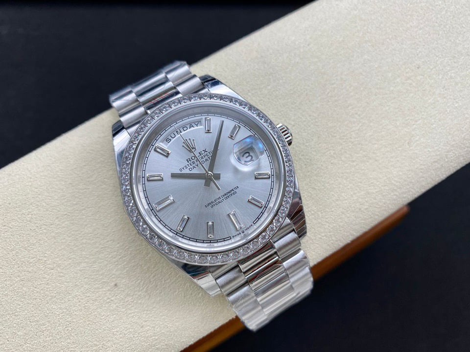 [Super Clone] Rolex Day-Date 40mm Silver Dial 118346 view 4