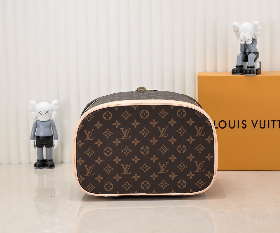 Louis Vuitton Nice Mini Toiletry Pouch 32Cm M47280 view 10