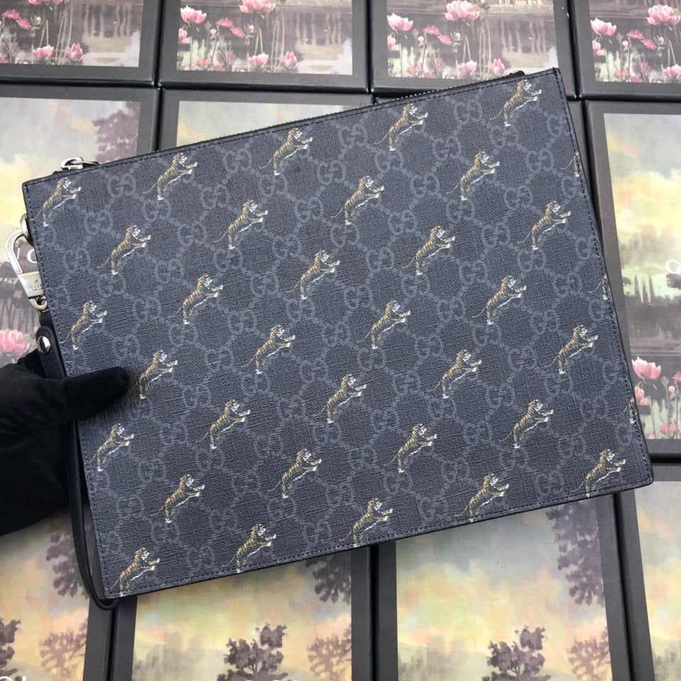 Gucci Tiger Print Pouch Light Grey Black 12in/31cm For Men view 7