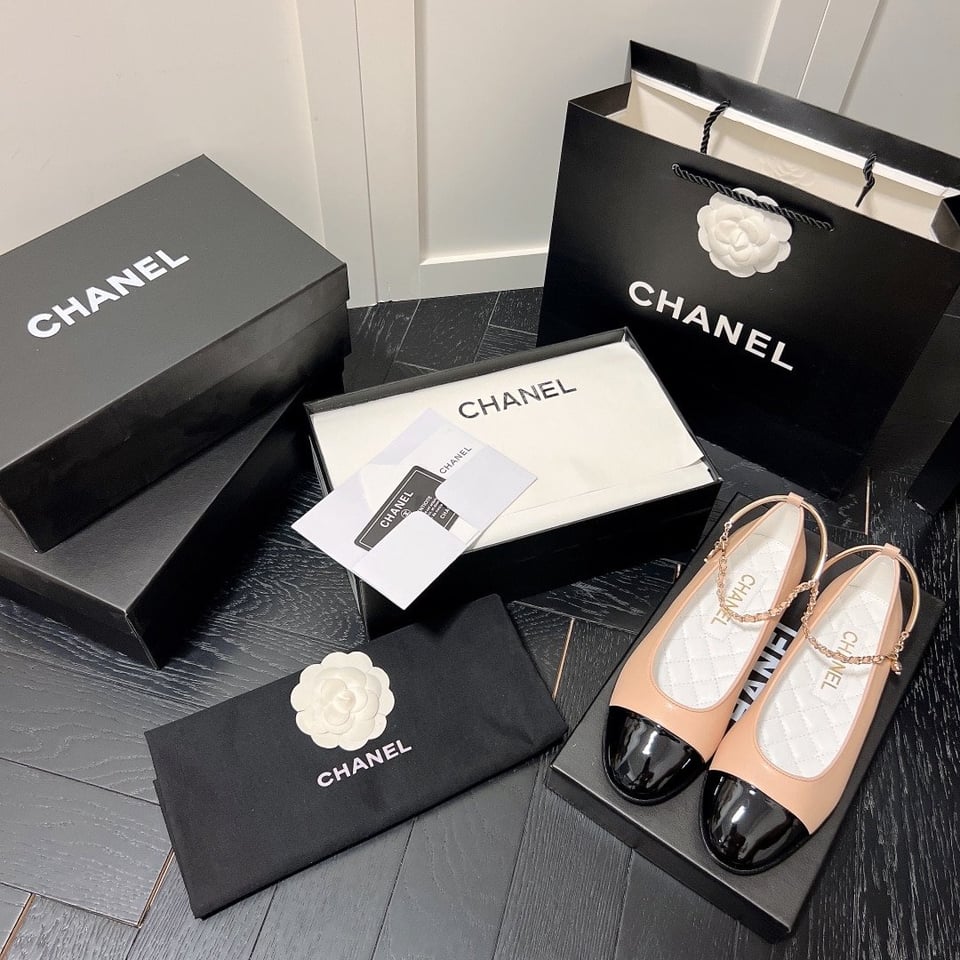 Chanel Interlocking Cc Logo Ballet Flats Black Pink view 11
