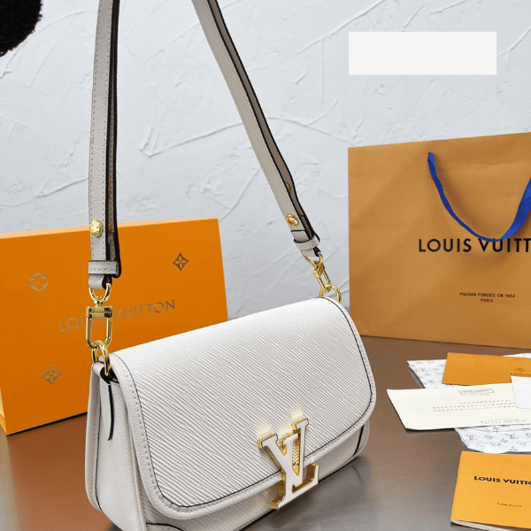 Louis Vuitton Buci White And Gold 24Cm M59459 view 4