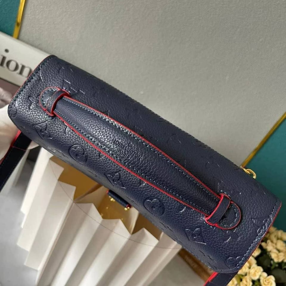 Louis Vuitton Pochette Metis 25Cm M44071 view 4