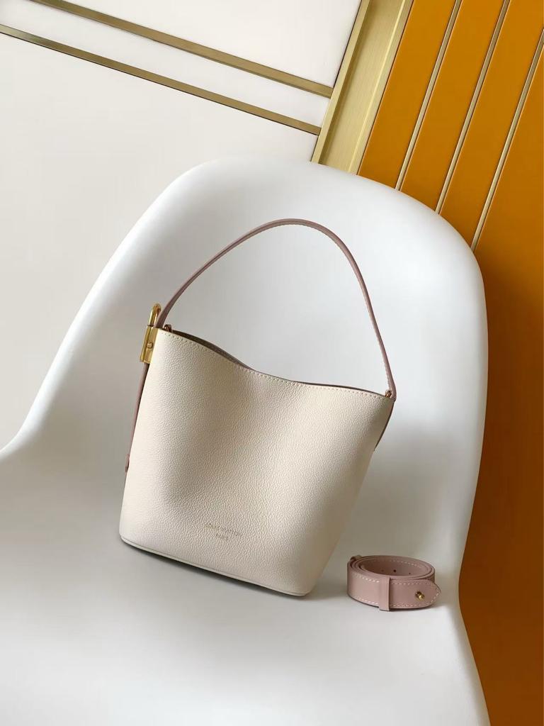 Louis Vuitton Low Key All In BB 16cm M29112 view 8