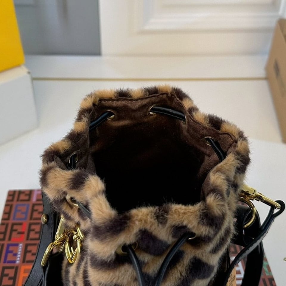 Fendi Mon Tresor Sheepskin Bag Brown 20Cm view 11