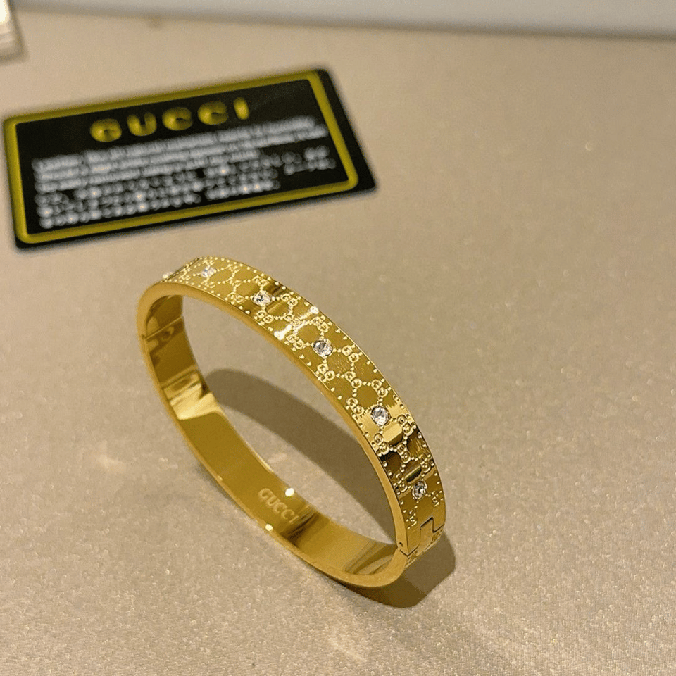 Gucci Cuff Bracelet Gold 8Mm view 4