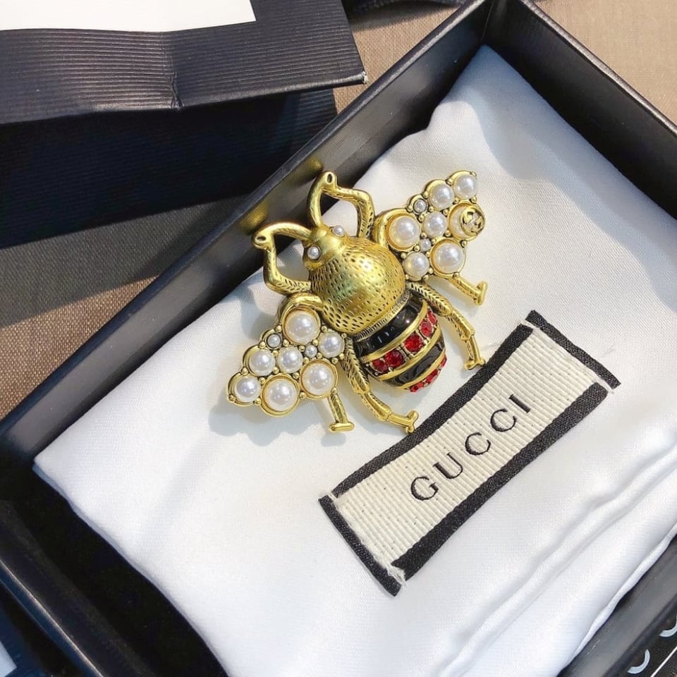 Gucci Gg Black And Red Bee Brooch Gold With Pearl view 2