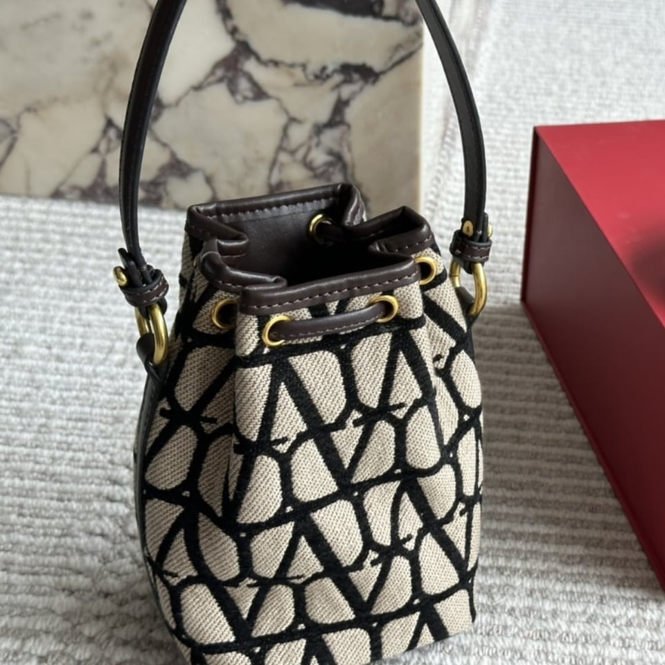 Valentino Mini Vlogo Signature Bucket Bag In Toile Iconographe Brown 22Cm 5W2P0Z44Vri 6Zn view 6