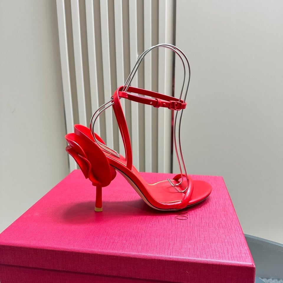 Valentino Garavani Archive Roserouche Leather High Heel In Red view 9
