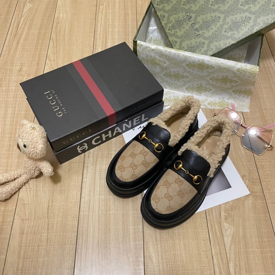 Gucci Fleece Collar Loafers Gg Beige And Black Leather view 8