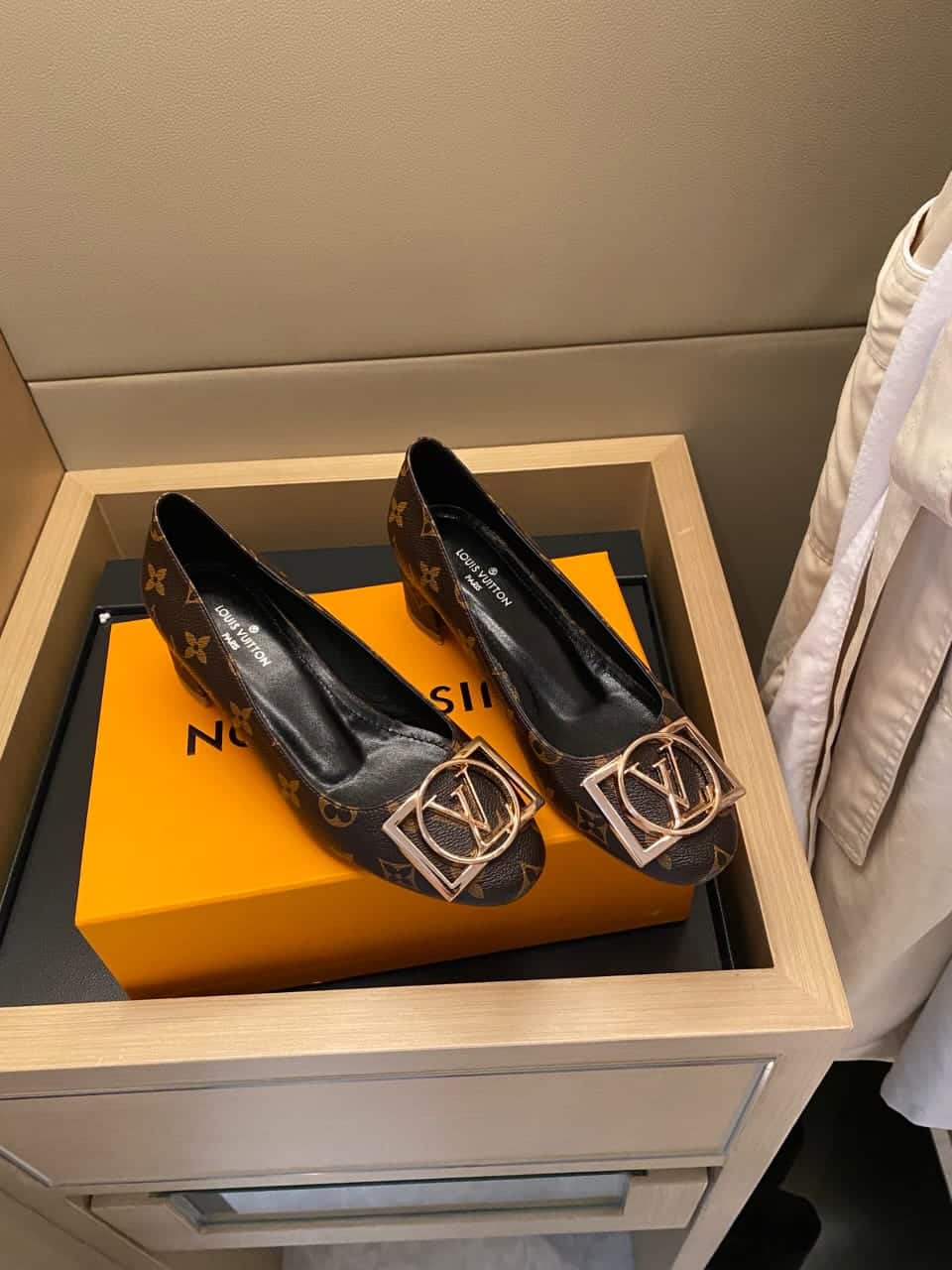 Louis Vuitton Madeleine Pumps Monogram 1A8N8V view 4
