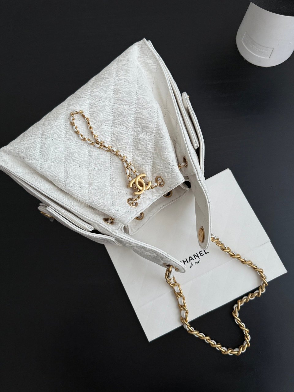 Chanel Spring-Summer 2025 Handbag Grained Calfskin &amp; Gold-Tone Metal White 30Cm/ 11.8In view 8