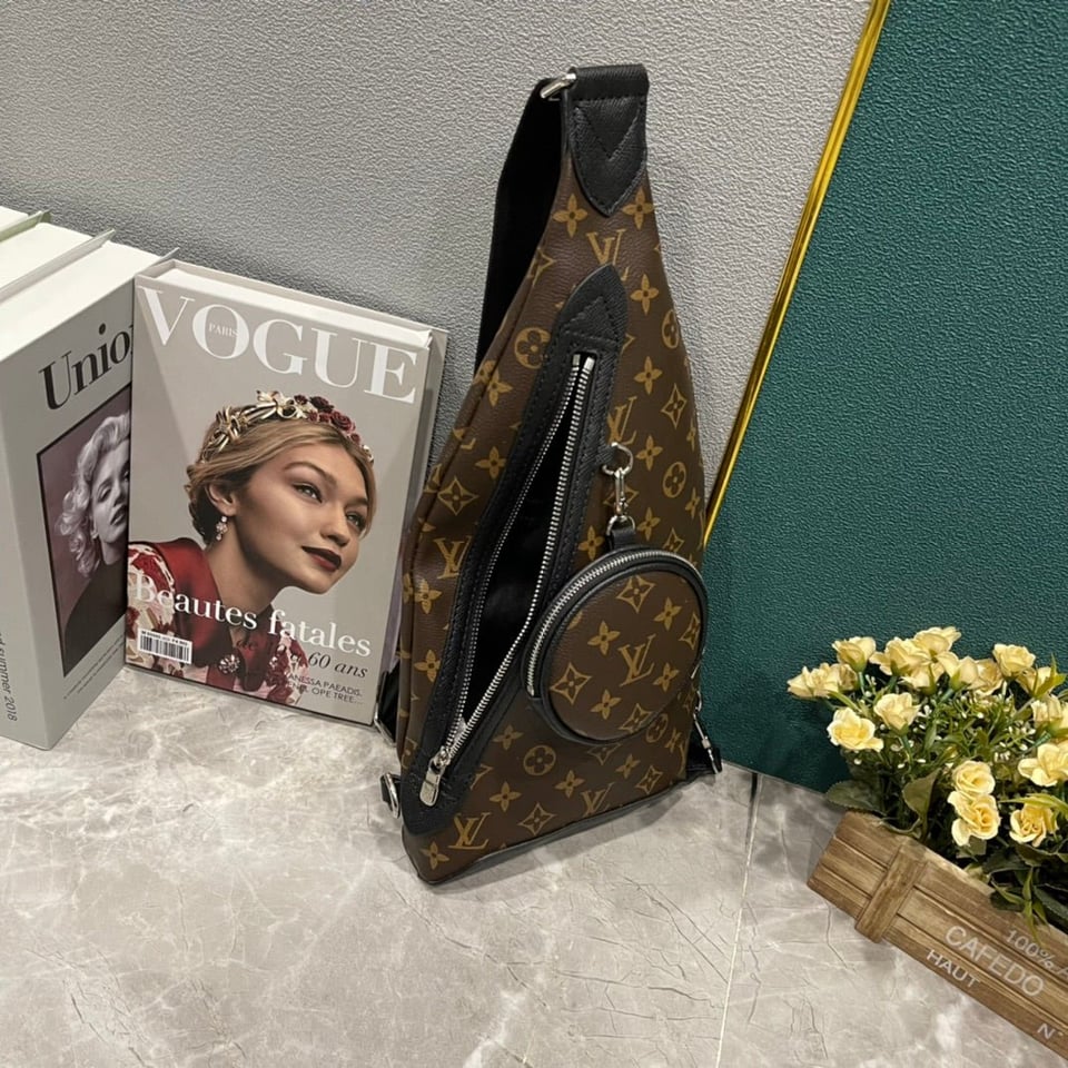 Louis Vuitton Duo Sling Bag Brown 42Cm M30936 view 4