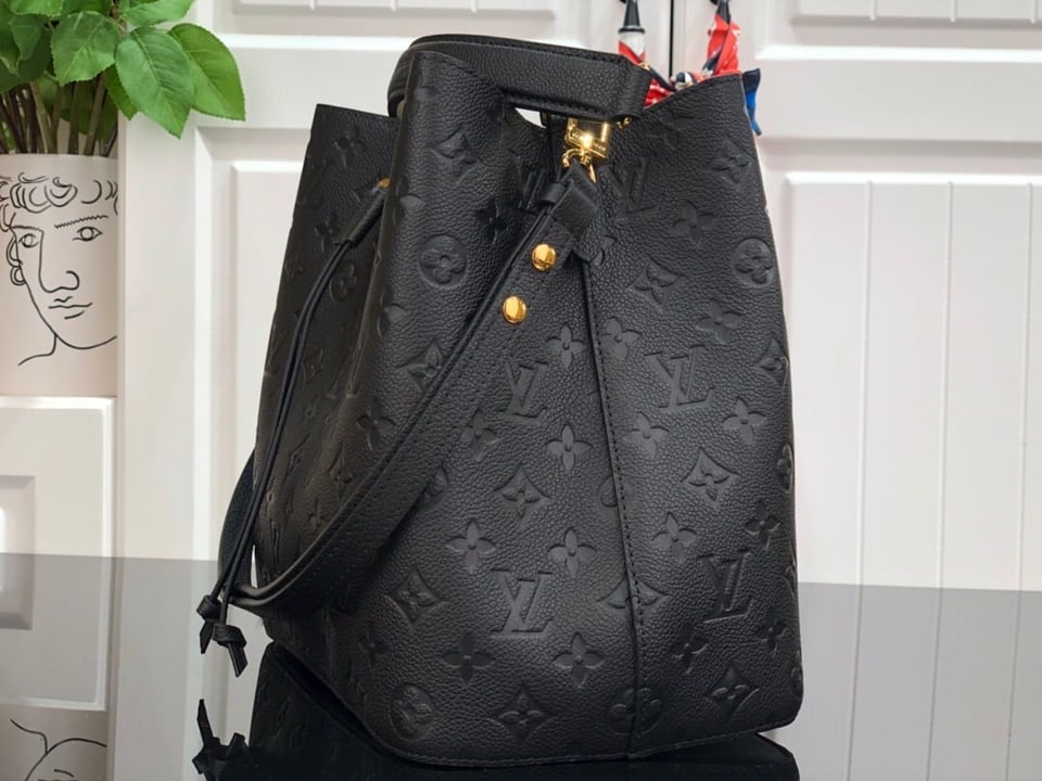 Louis Vuitton N Ono Mm Bucket 26Cm Black M45256 view 4