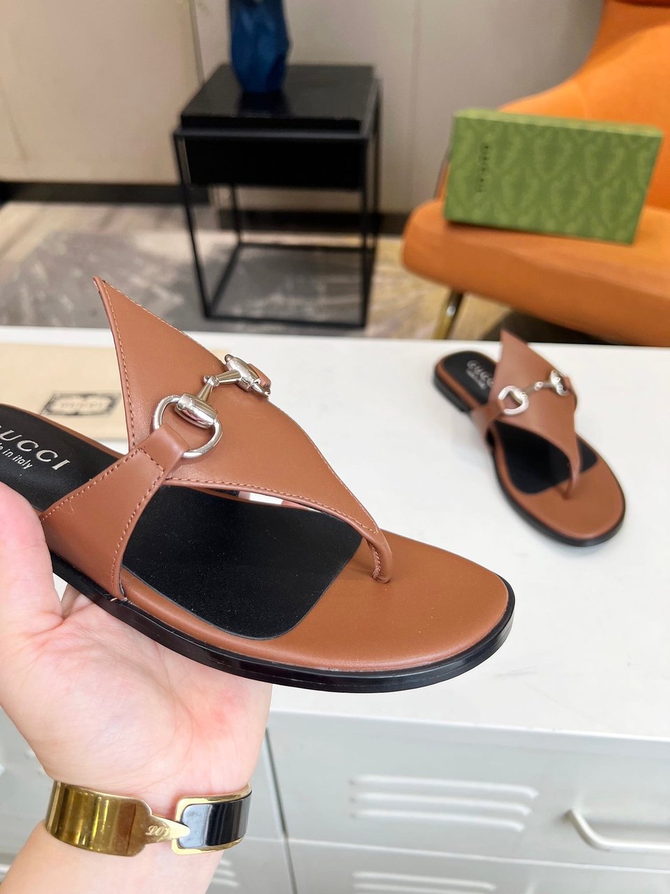 Gucci Women’S Thong Sandal With Horsebit Brown view 7