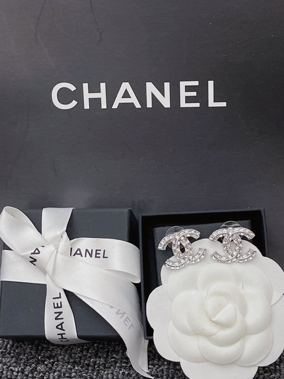 Chanel Cc Earrings view 3