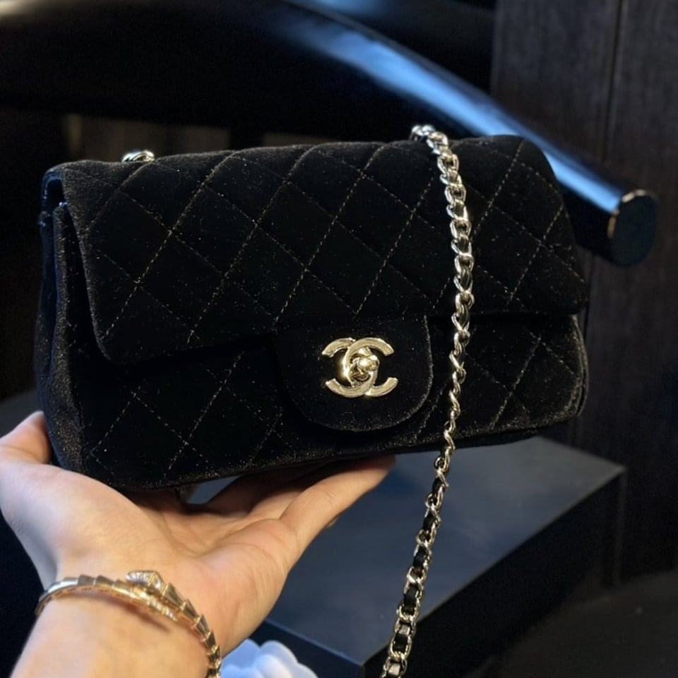 Chanel Velvet Pearl Crush Mini Flap Bag Black 20Cm/7.9in view 3