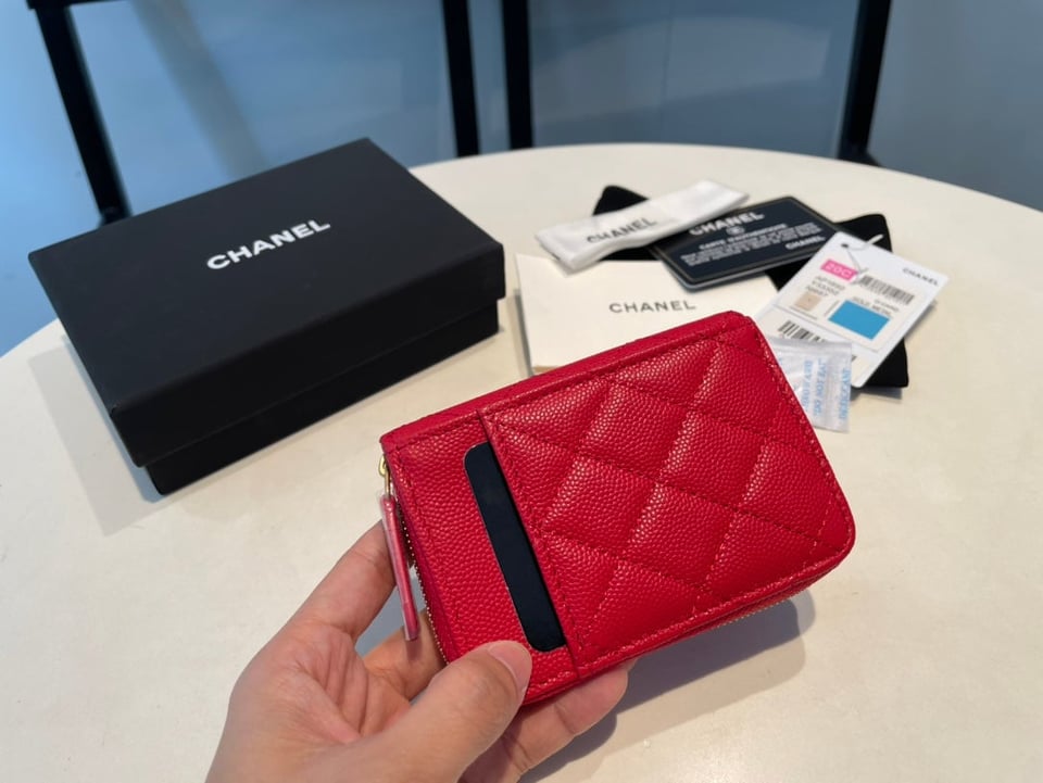 Chanel Zipped Coin Purse 11 Red Grained Calfskin view 7