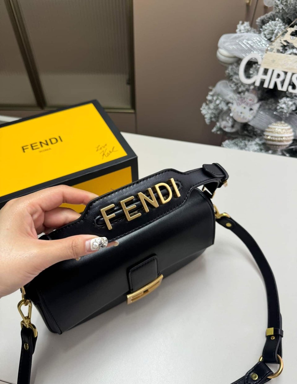 Fendi Baguette Bag Black Leather 25Cm/ 9.8 in view 7