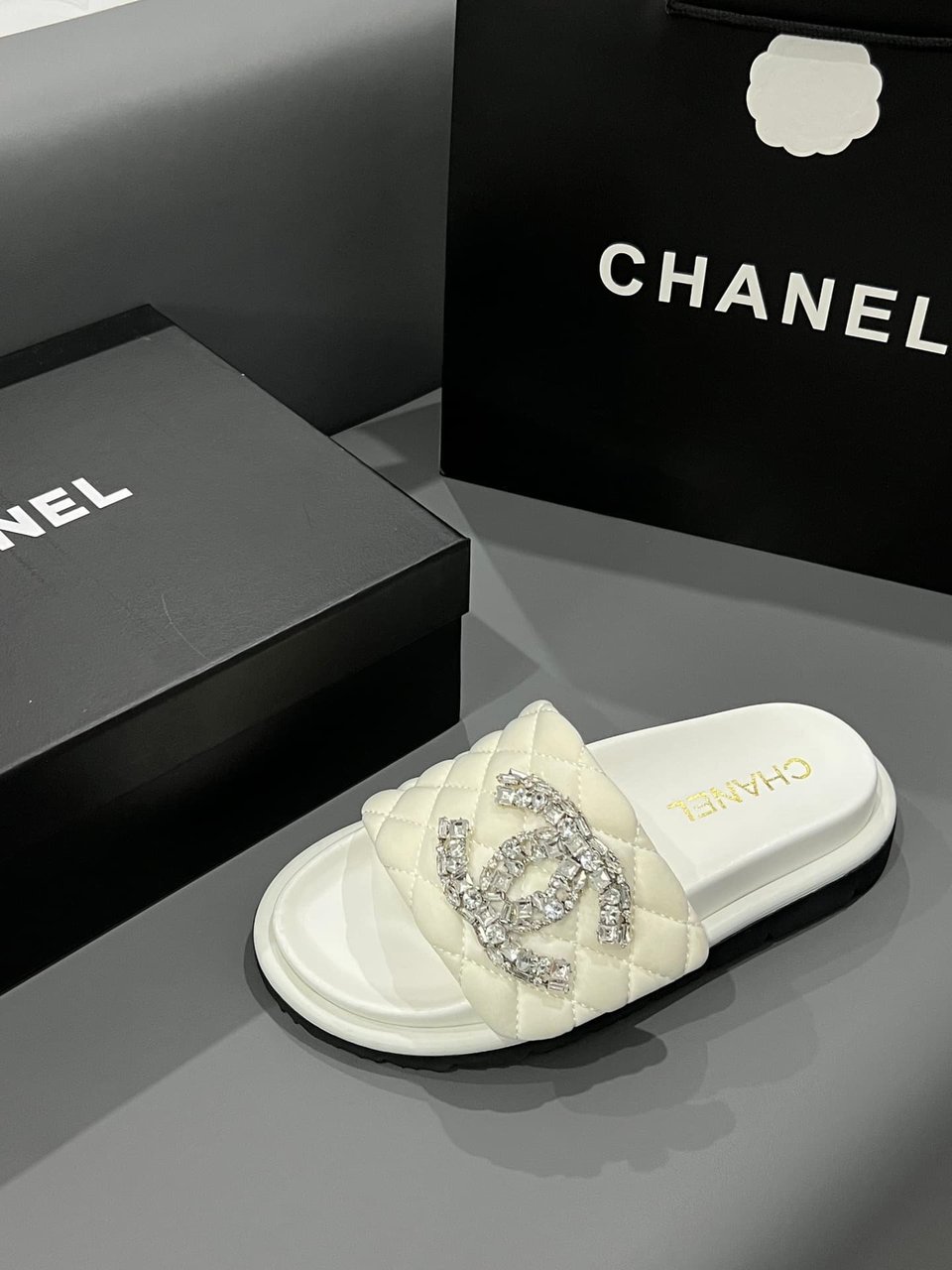 Chanel Cc Slippers Studded White view 7