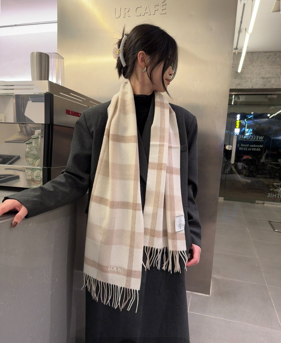 Loewe Cashmere Scarf Check Beige White For Women 180cm view 6