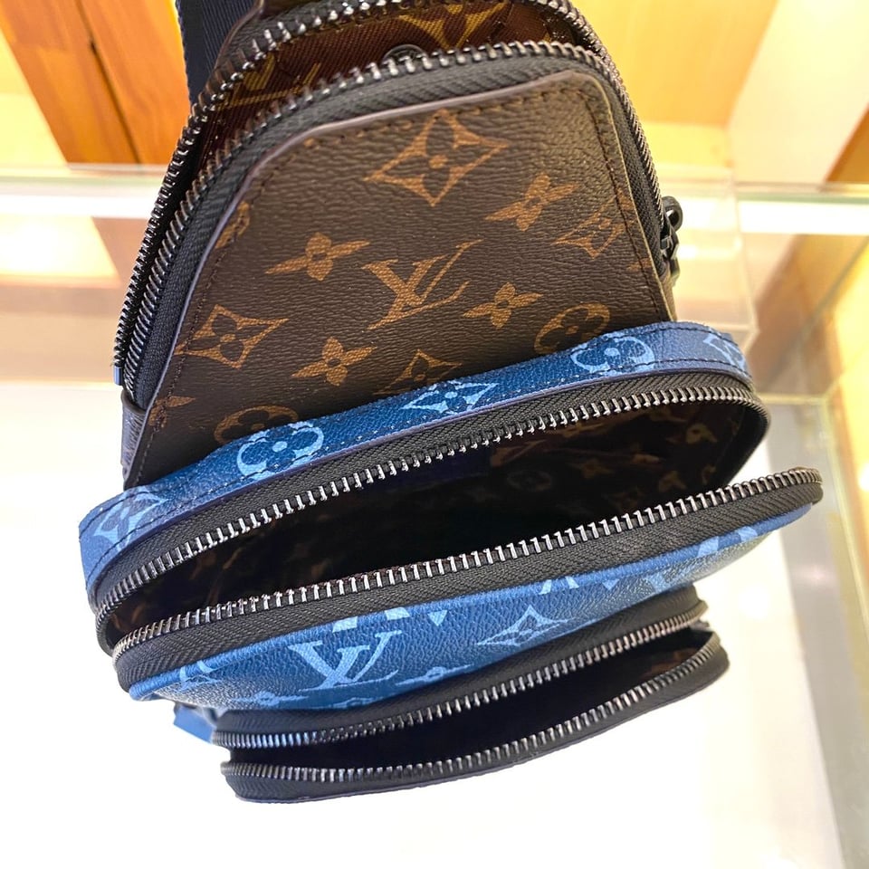 Louis Vuitton Avenue Nm Crossbody Bag Monogram Blue 31Cm M23782 view 4