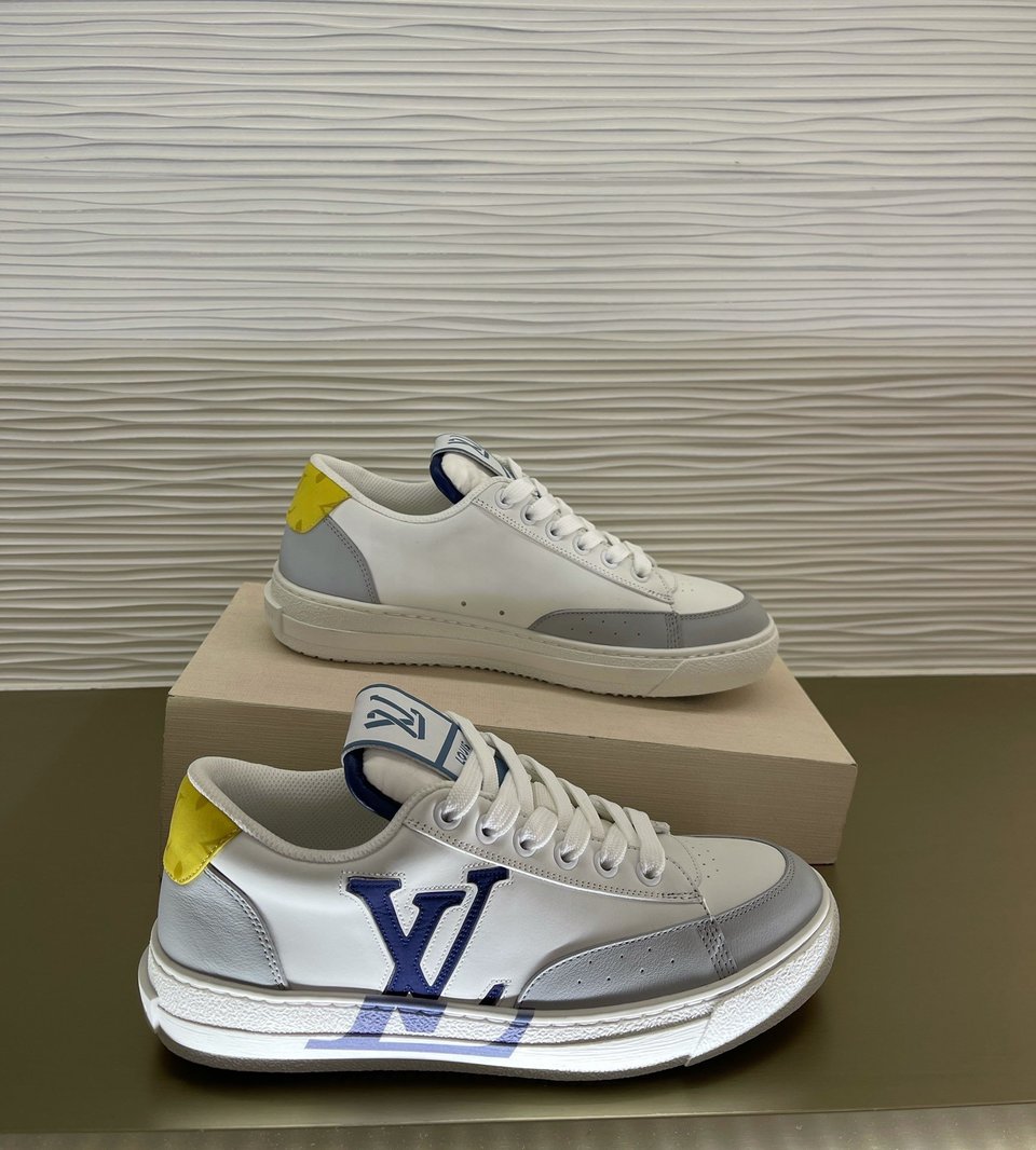 Louis Vuitton Charlie Sneaker 1A9Jlt view 12