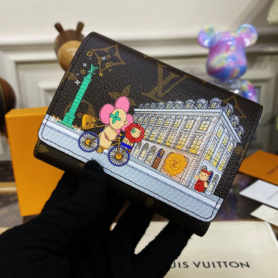 Louis Vuitton Christmas Animation 2022 Victorine Wallet Pink view 5