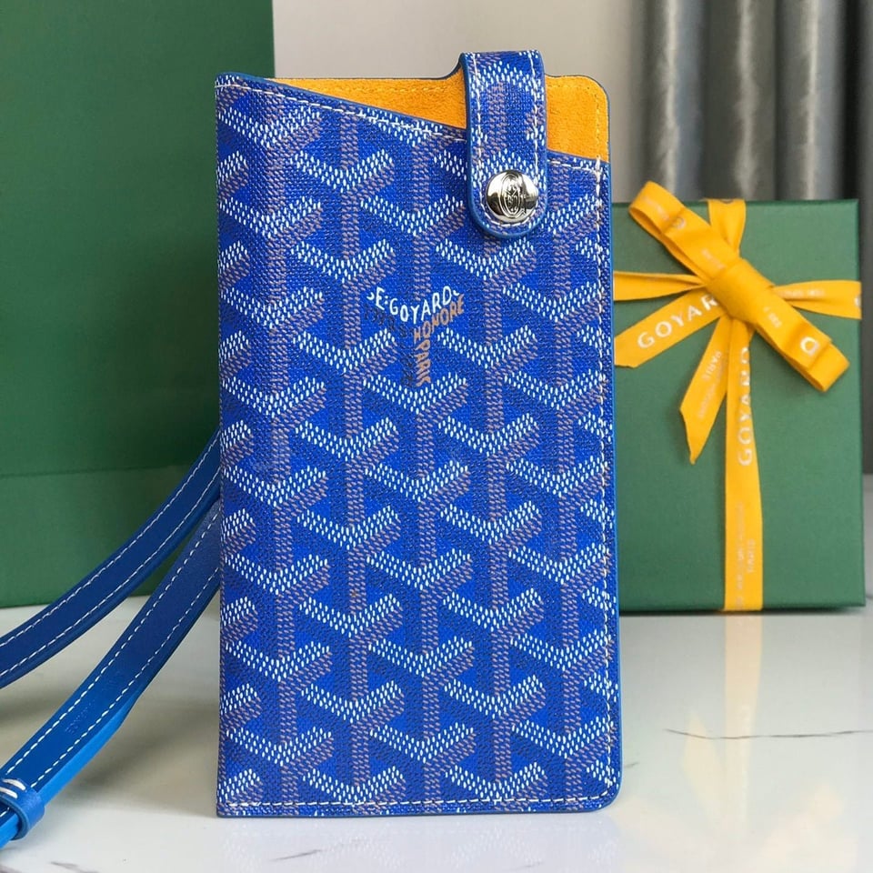 Goyard Montmartre Gm Case 18 Cm Sapphire Blue Goyardine Canvas view 11