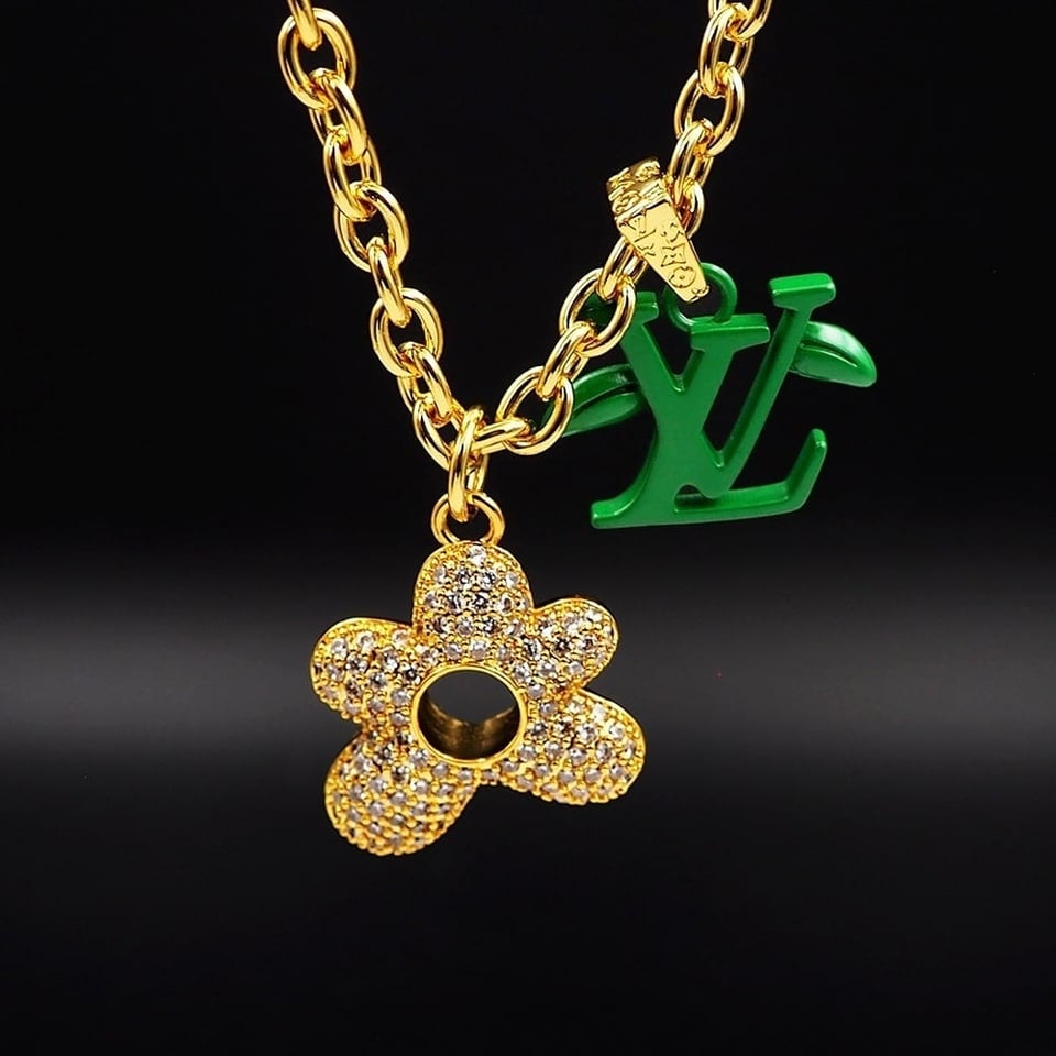 Louis Vuitton Lv Blooming Necklace Gold With Green M01867 view 3