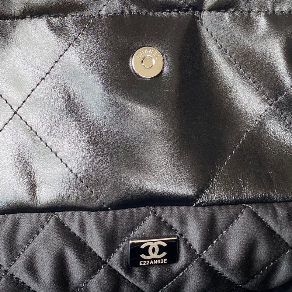 Chanel 22 Small Handbag Shiny Calfskin Black Silver view 9