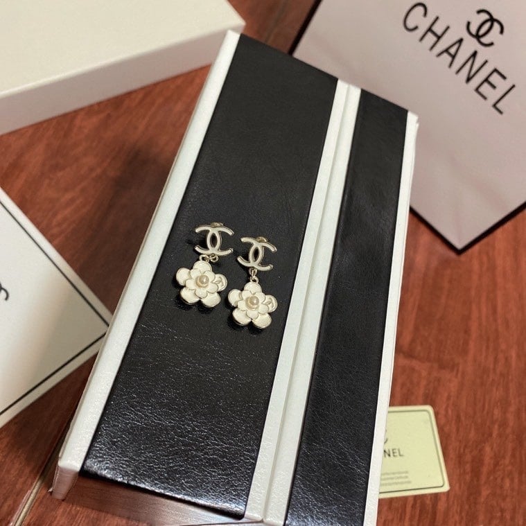 Chanel Flower White Earrings view 3