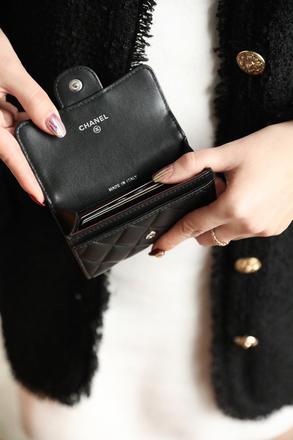 Chanel Flap Card Holder 11.3 Black Calfskin Silver Icon view 5