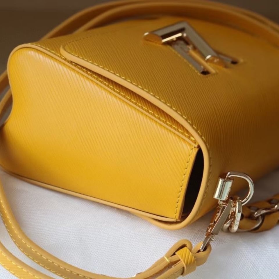 Louis Vuitton Twist Mm Cowhide Leather Handbag Sunflower Yellow 23Cm view 9