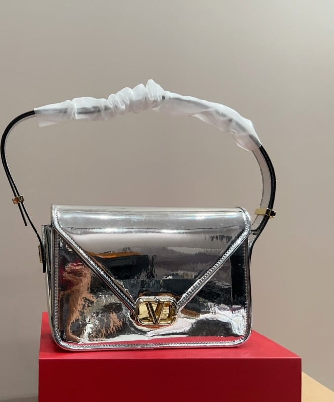 Valentino Garavani V Logo Letter Shoulder Bag Silver 24Cm 3W2B0M59Qjc S13 view 2