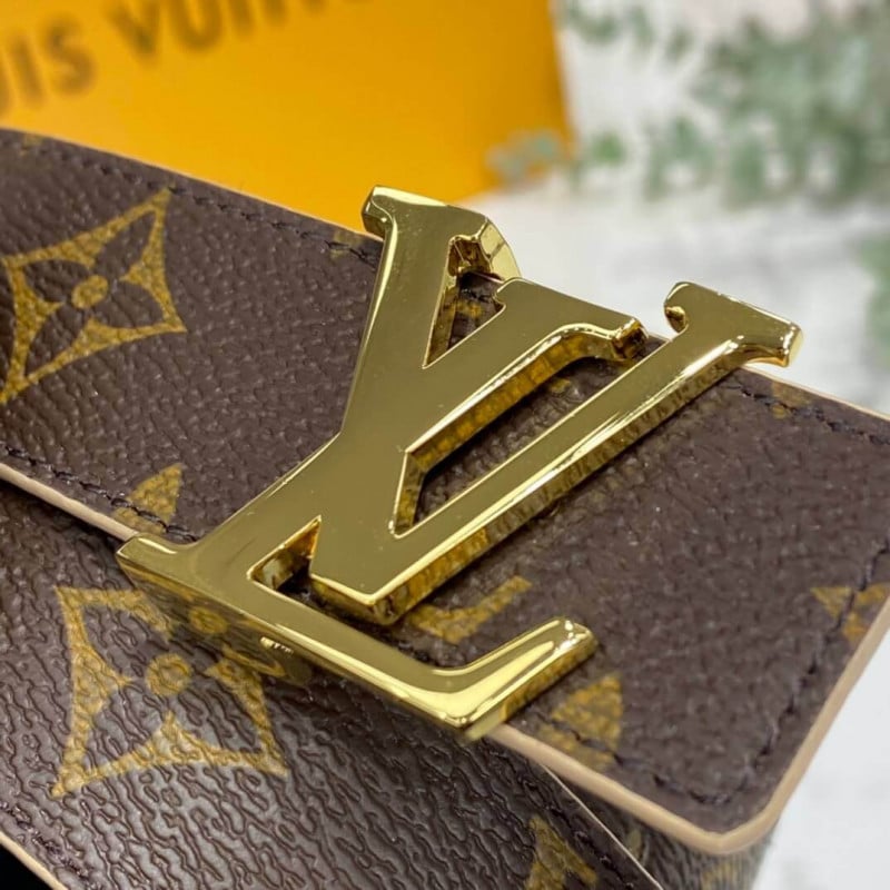 Louis Vuitton LV Initiales 30mm Reversible Belt M0317W view 6