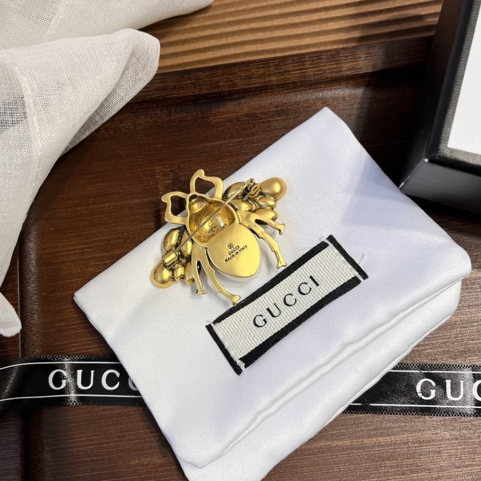 Gucci Gg Bee Brooch Gold With Stone view 4