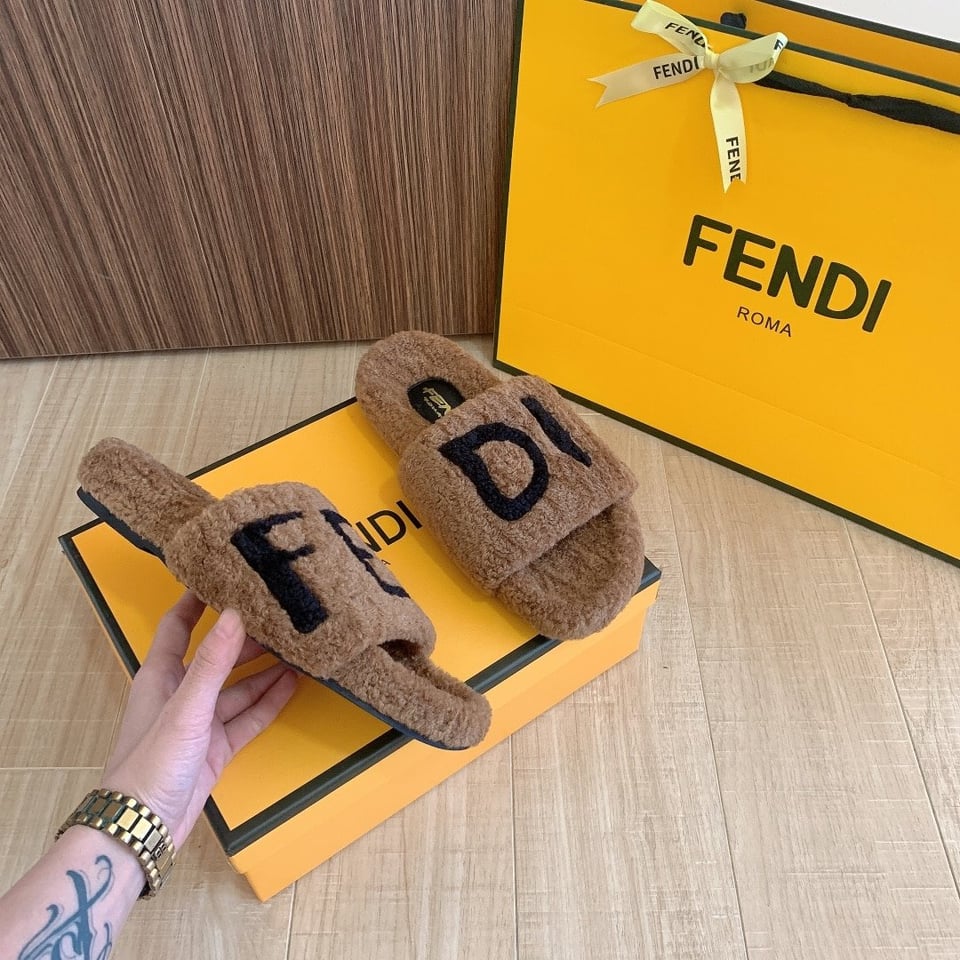 Fendi Fleece Slippers Brown view 4