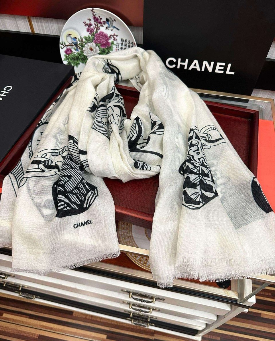 Chanel Silk Shawl Charm Chain Motif White For Women 200cm view 2